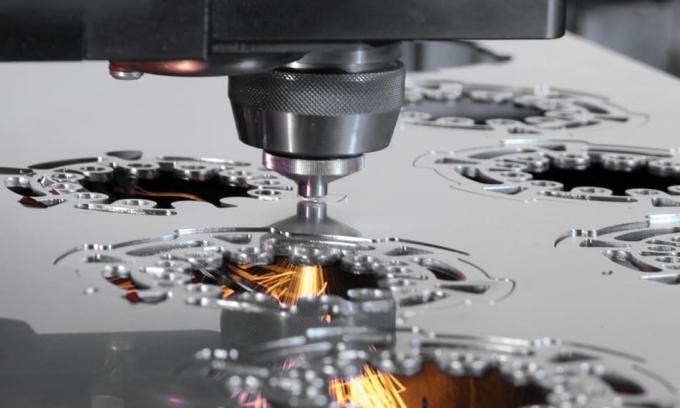 tin tức mới nhất của công ty về Lợi ích và ứng dụng của máy cắt laser sợi 1