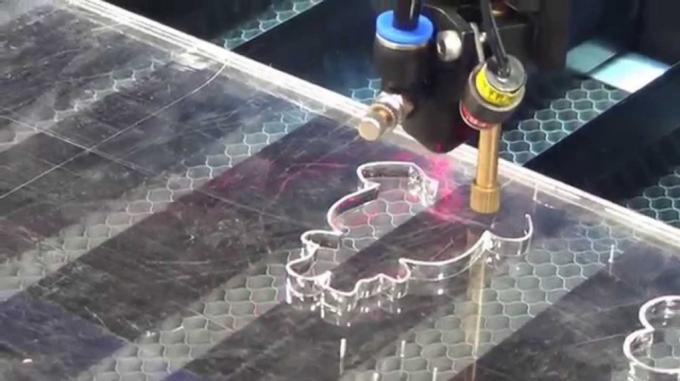 tin tức mới nhất của công ty về Làm thế nào để sử dụng máy cắt laser CO2 cho tấm Acrylic 2